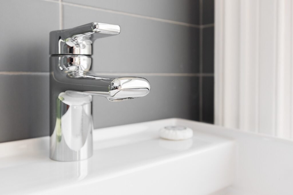 bathroom, faucet, sink, tap water, shower, bathing, water, home, design, interior, hotel, interior design, clean, hygiene, modern, bathroom sink, nature, stainless steel